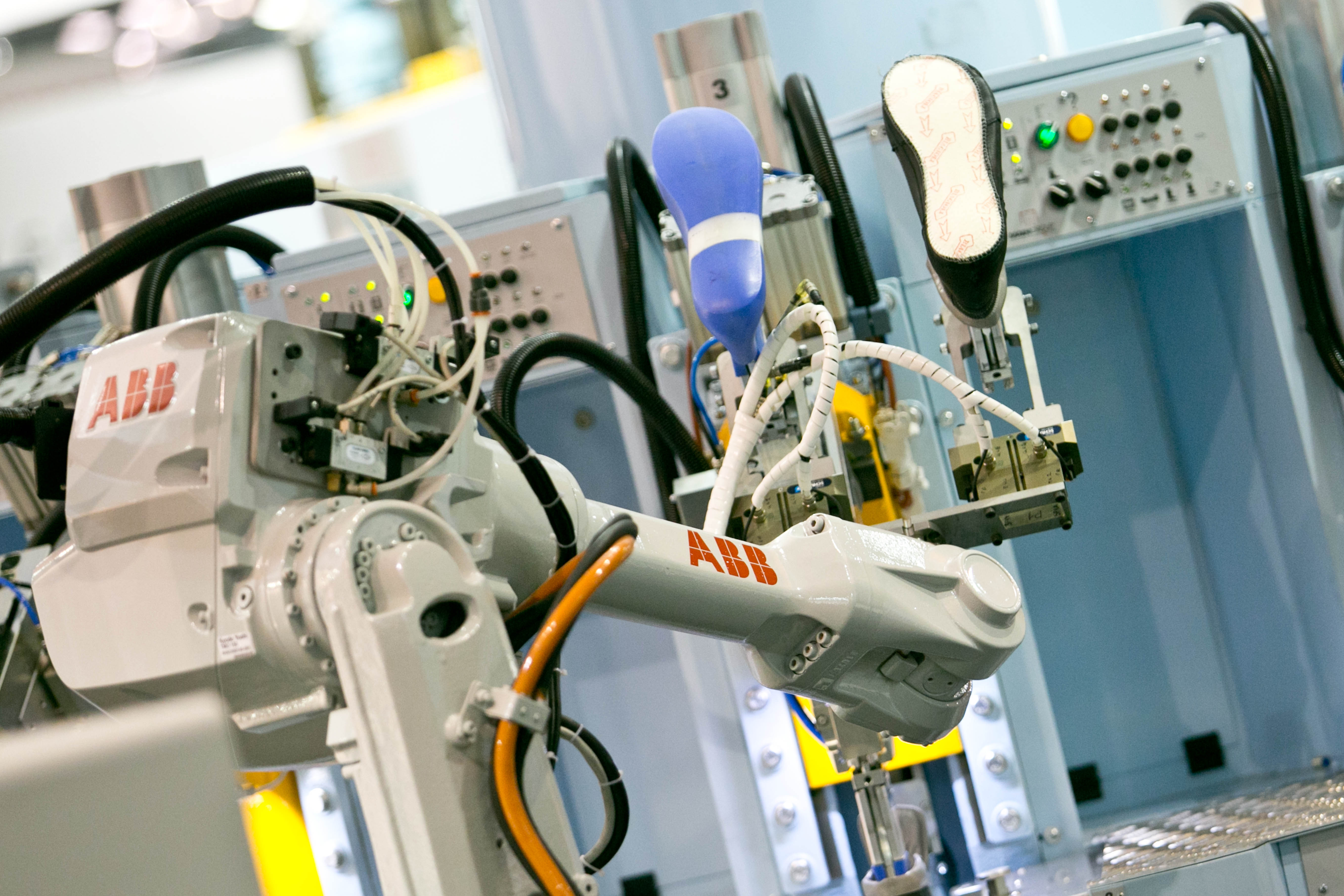 Injection moulding technologies and automation