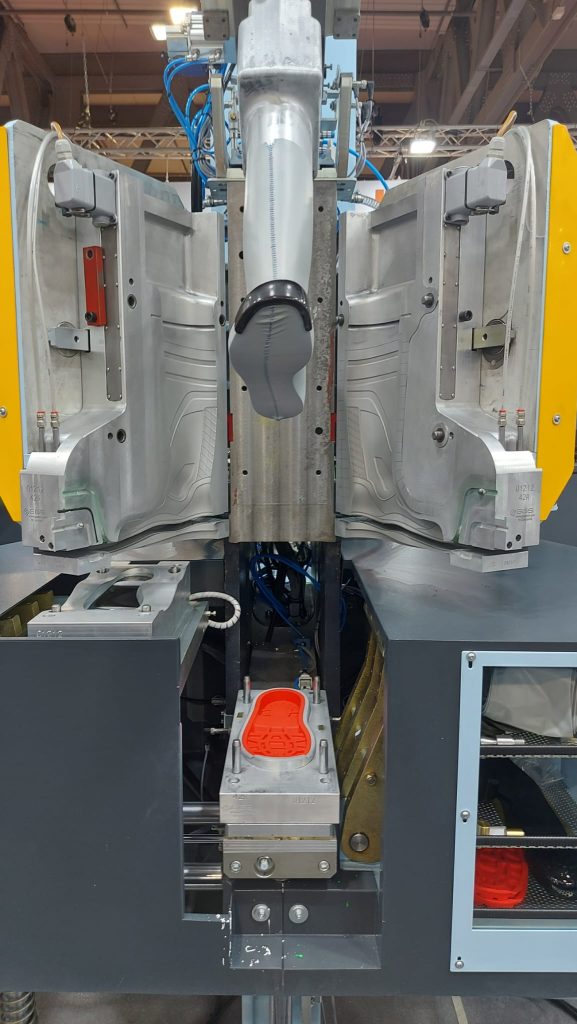 MAIN GROUP, A SIMAC TANNING TECH 2024 CON NUOVE TECNOLOGIE PER MATERIALI INNOVATIVI